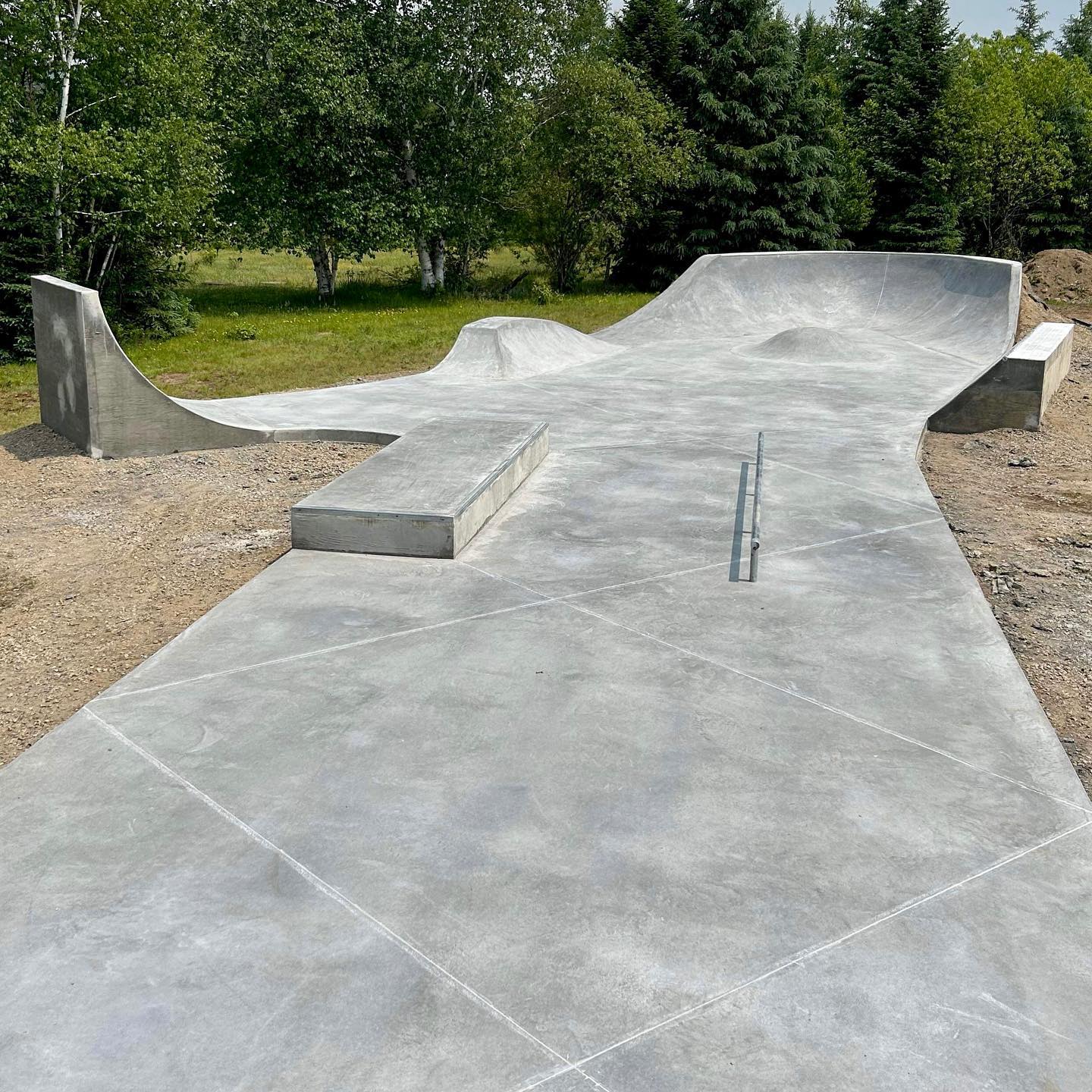 Chute-Saint-Philippe skatepark